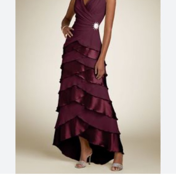 Elegant Wine High-Low Evening Dress - Picture 2 of 13